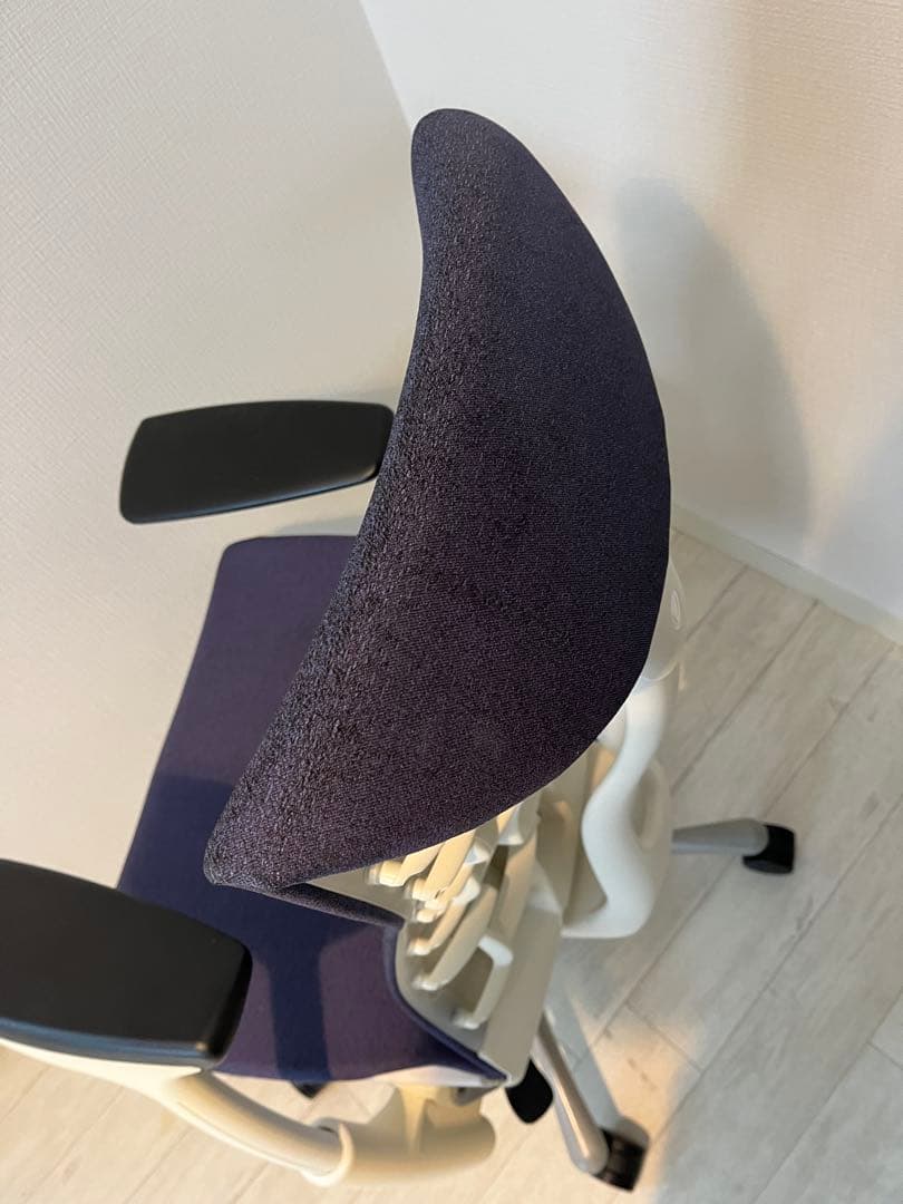 ハーマンミラー　エンボディチェア　ホワイト ネイビー