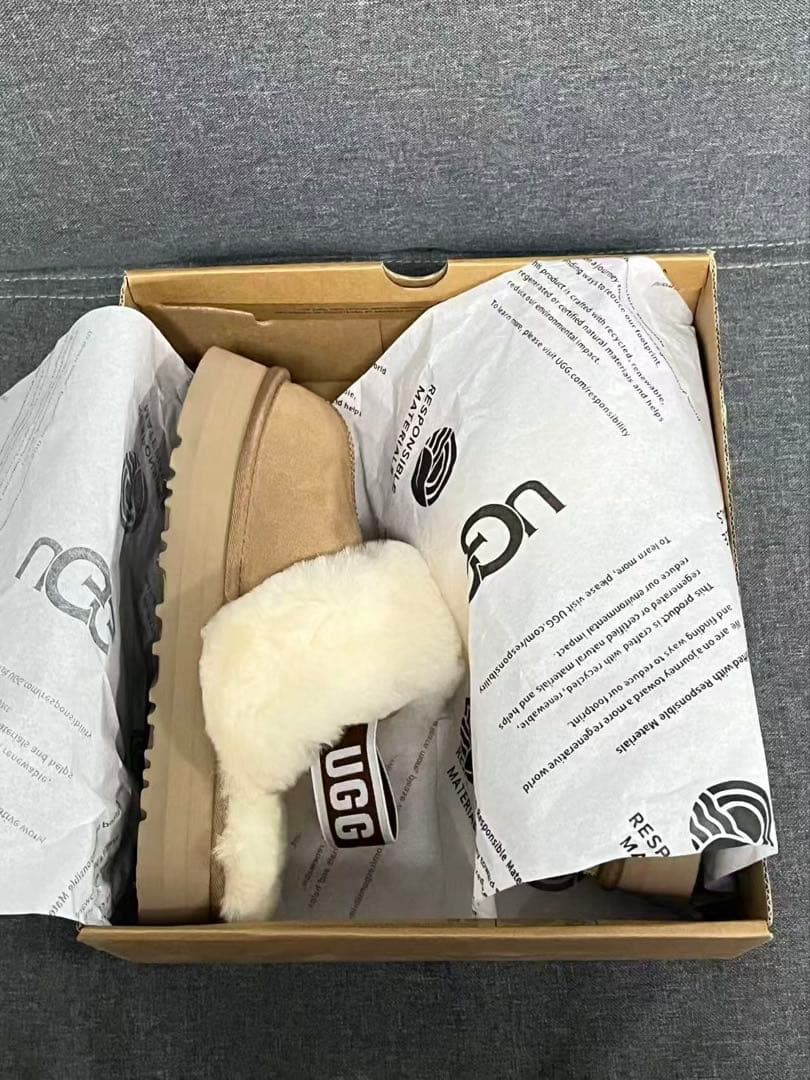 UGG ムートンブーツ ベージュ プラットフォームスリッパ 24cm