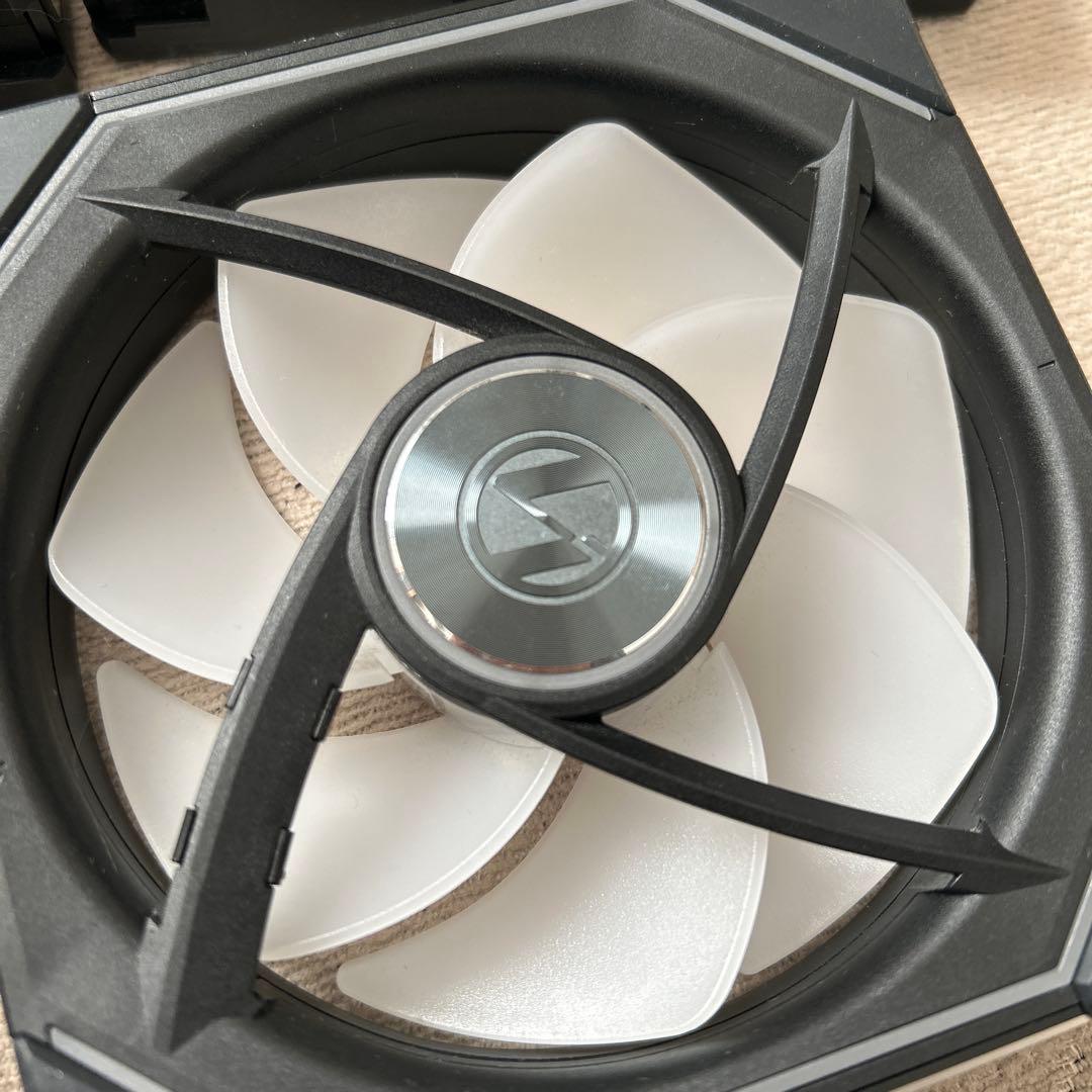 Lian Li UNI Infinity 120mm ケースファン