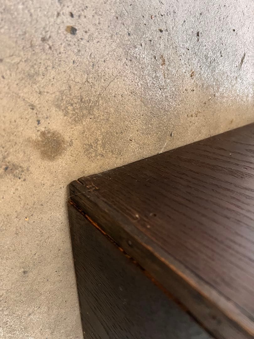 大型ダークブラウン箪笥 彫刻装飾付き