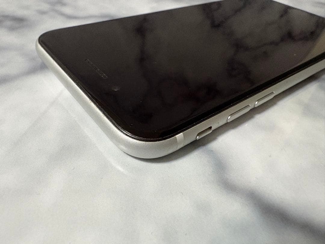 【美品】iPhone SE 第2世代　SIMフリー 64GB ホワイト