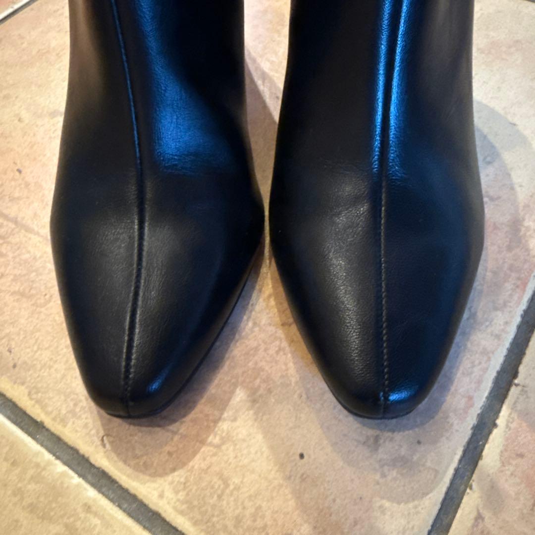 ブラックレザーショートブーツ　SNIDEL Mサイズ