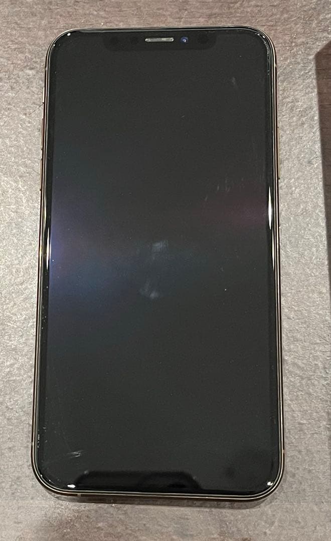 iPhone Xs シャンパンゴールド　simロックなし　バッテリー73%