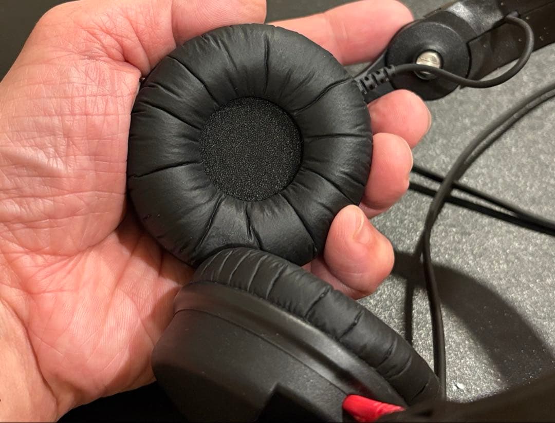 SENNHEISER ゼンハイザー　有線　ヘッドホン モニター　HD25 70Ω