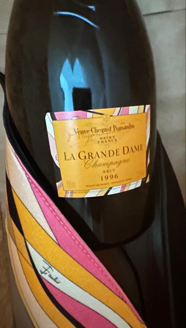 エミリオプッチ　ヴーヴクリコ　LA GRANDE DAME 1996 シャンパン