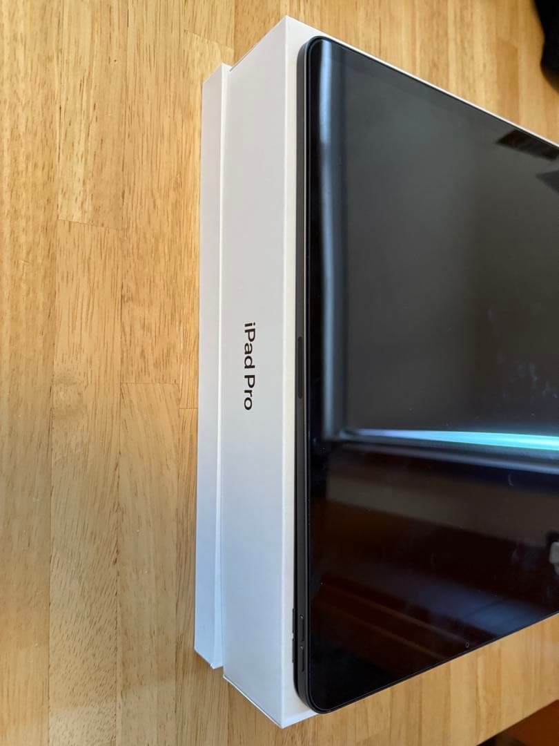 iPad Pro 12.9 第4世代 + Magic Keyboard