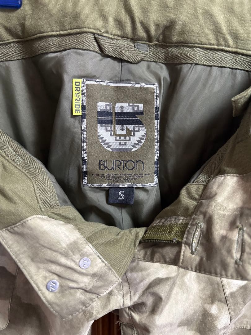 バートンBURTONスキー　スノーボードウエア　オリーブグリーン美品