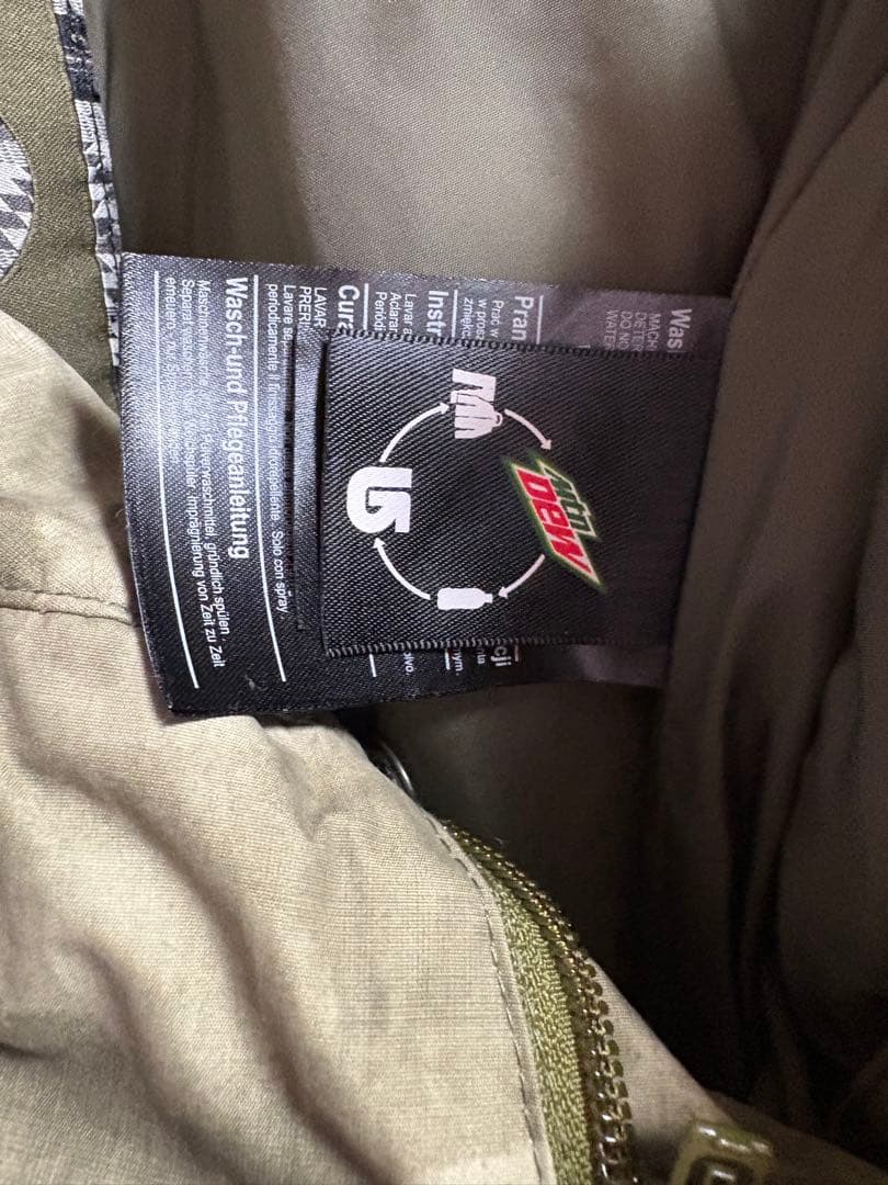 バートンBURTONスキー　スノーボードウエア　オリーブグリーン美品