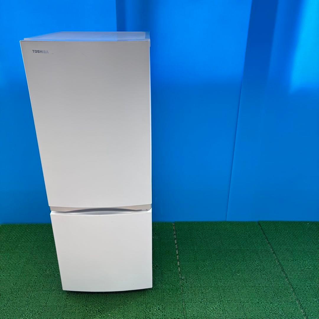 730 東芝　ホワイトカラー　冷蔵庫　100L〜200L 小型　一人暮らし　美品
