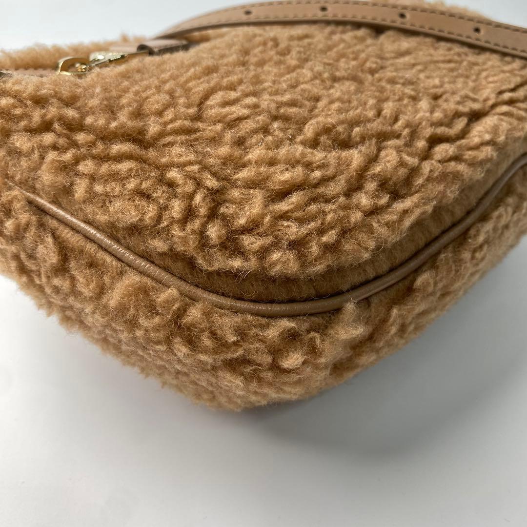 マックスマーラ MaxMara テディベア ボア ボディバッグ ウエストポーチ.