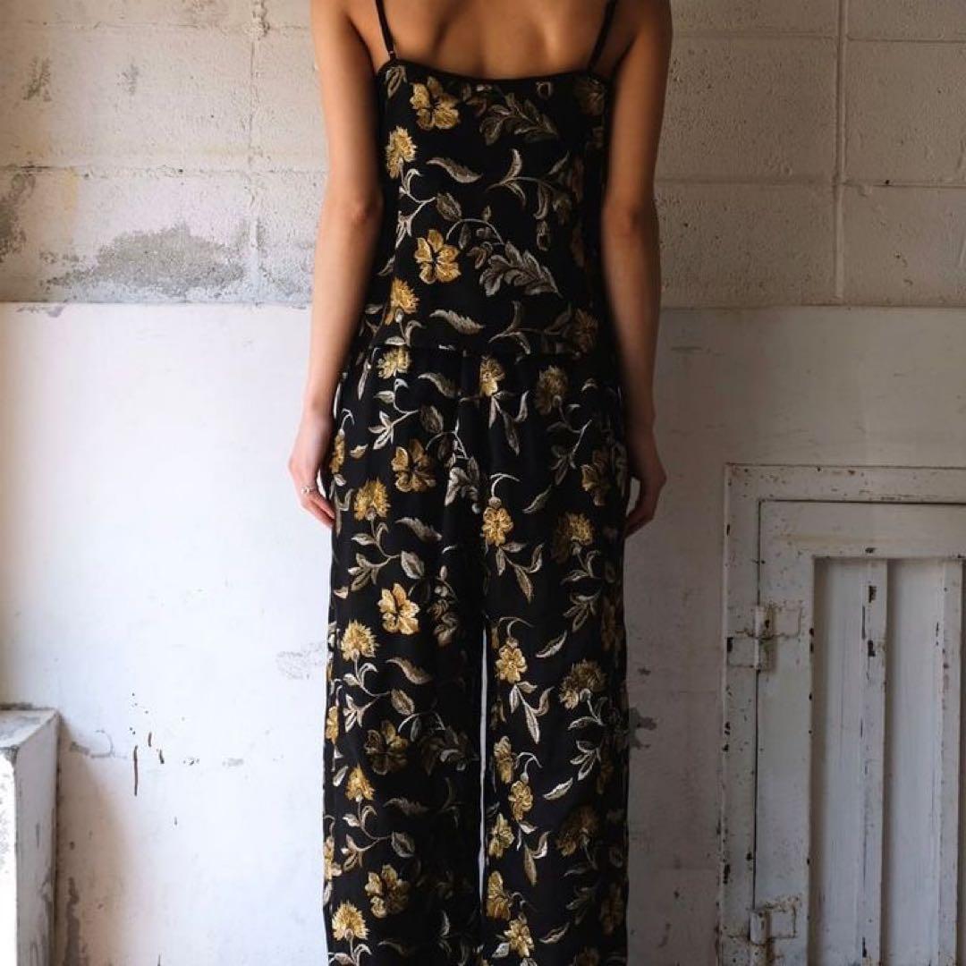 トップス ERIKO KATORI flower embroidery camisole