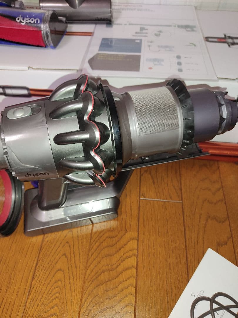 ダイソンコードレス掃除機V10-SV12