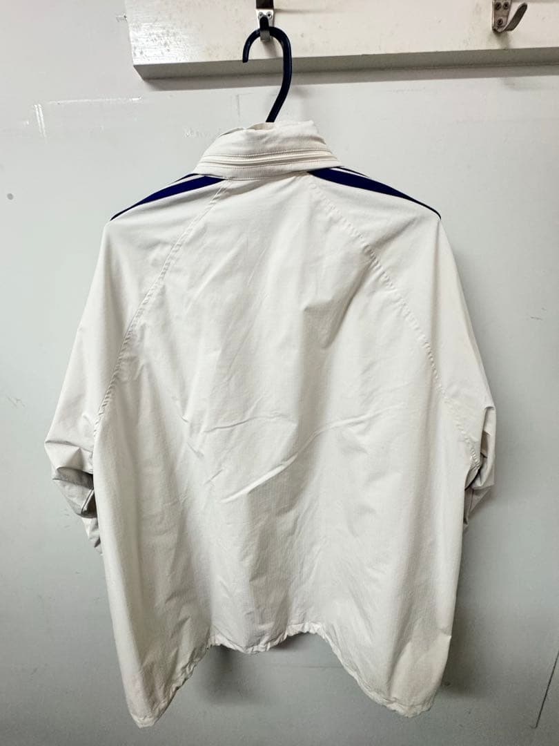 ホワイト ストライプ ナイロンジャケット