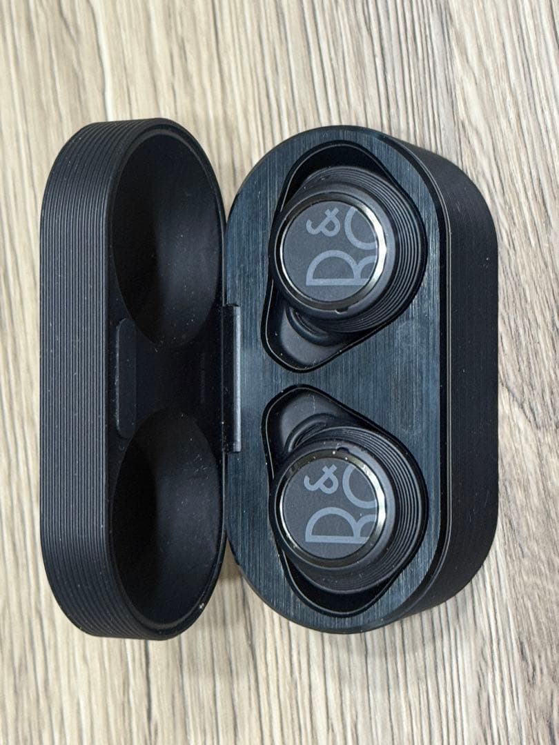 イヤホン BANG & OLUFSEN Beoplay E8 Sport Black