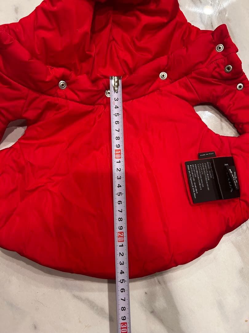 PRADA 赤 フード付きダウンジャケット　小型犬用