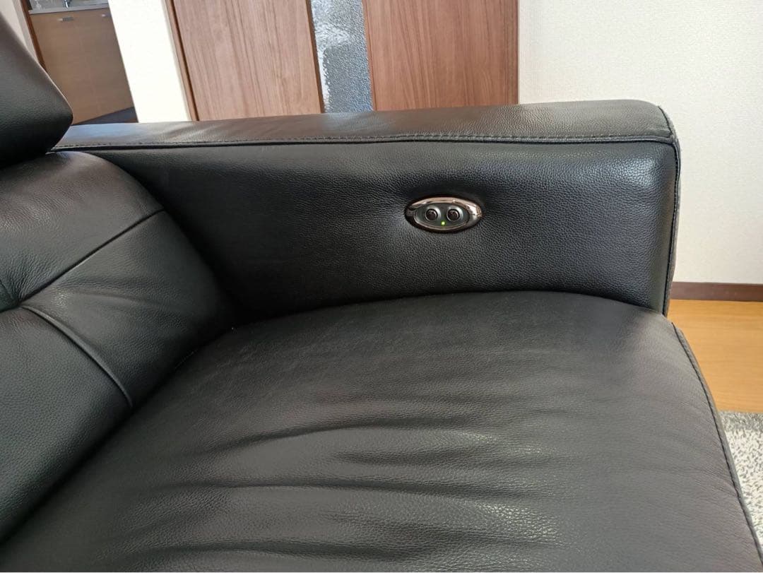 【美品】IDC大塚家具　高級革張りソファー 電動リクライニング