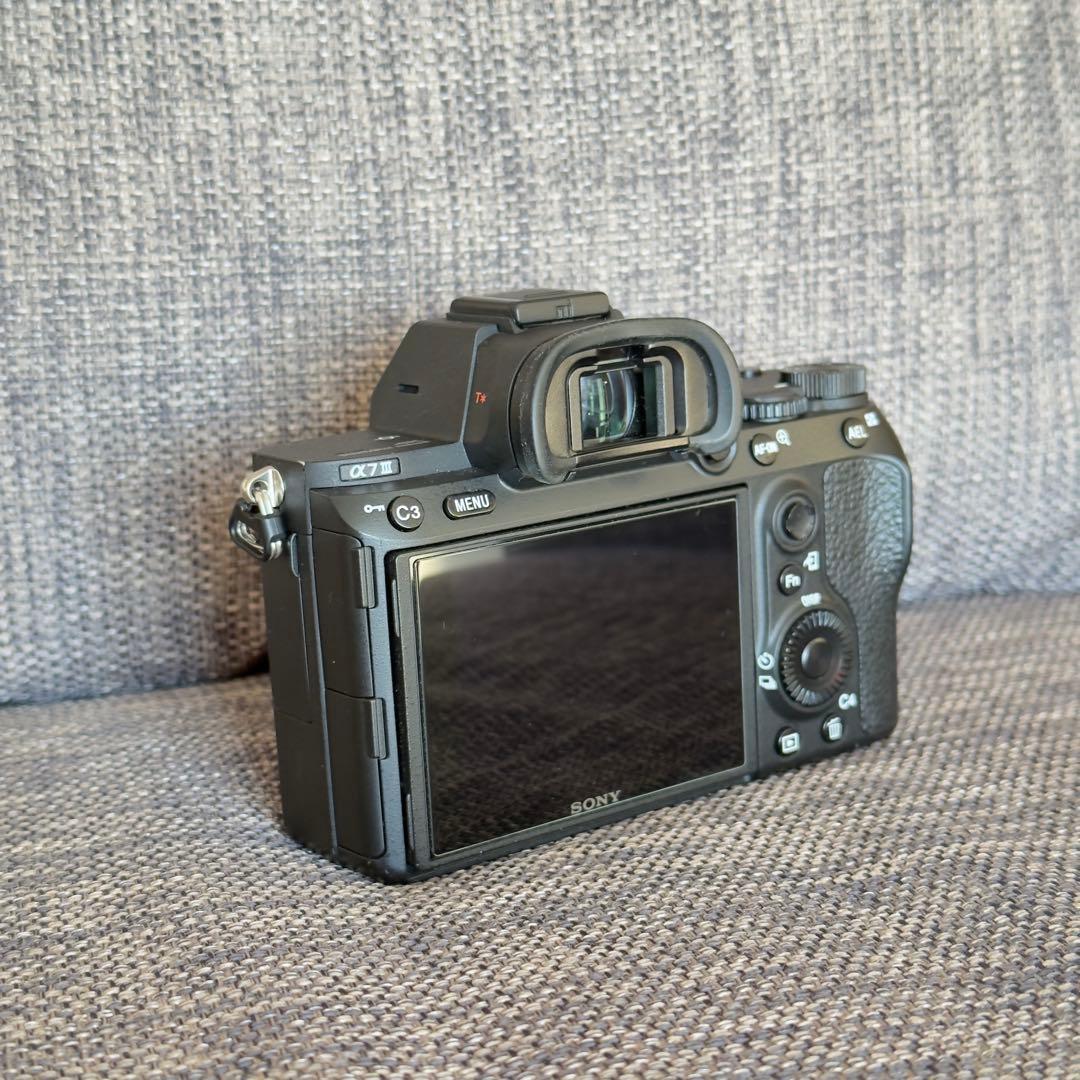 美品 ◆ショット:4692回◆ SONY ILCE-7M3 α7Ⅲ ボディ単体