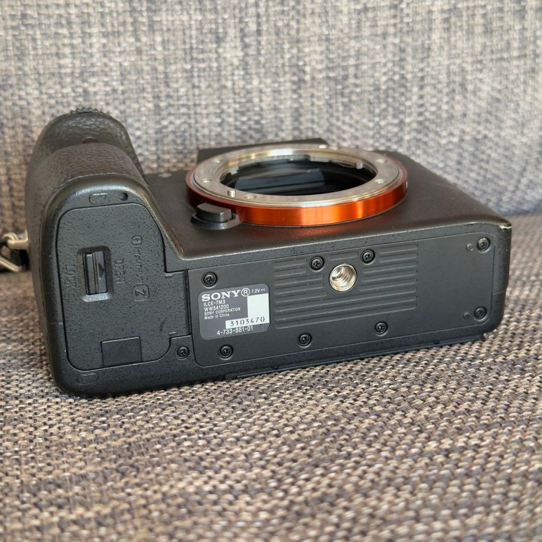美品 ◆ショット:4692回◆ SONY ILCE-7M3 α7Ⅲ ボディ単体