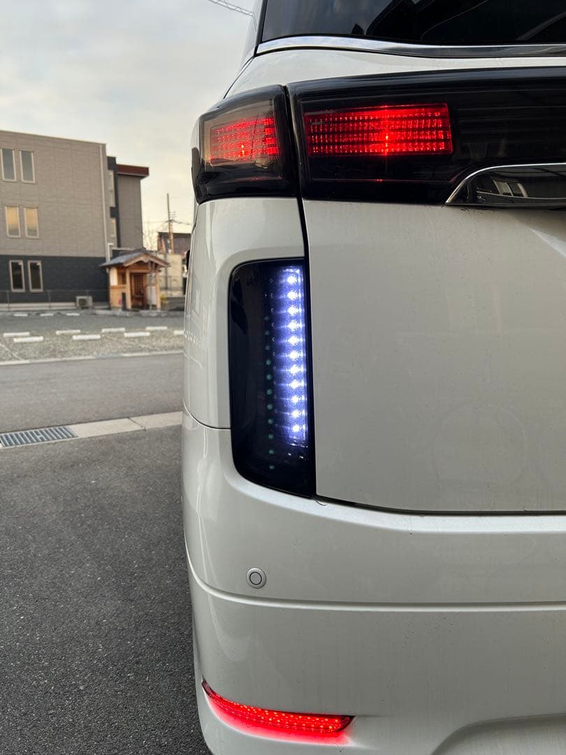 エルグランド E52系 Valenti ジュエルLEDテールランプTRAD ロア