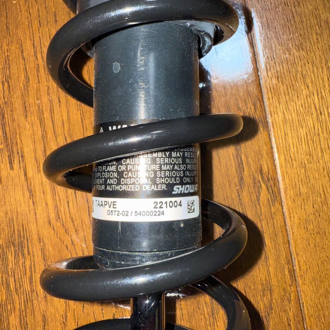 RH975 RH975S 純正サスペンション　ナイトスター純正サスペンション