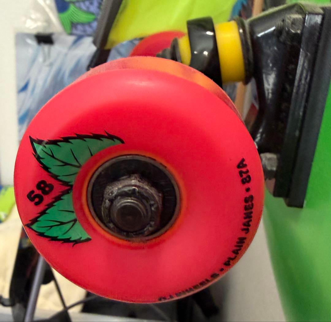 サンタクルーズ スケートボードMISSING HAND SHAPEDクルーザー