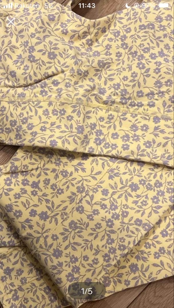 emmi ヨガウェア　上下セット 花柄 ヨガウェア ブラトップとレギンスセット