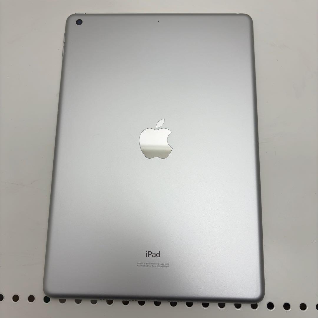 早い者勝ち　iPad 第８世代　32GB