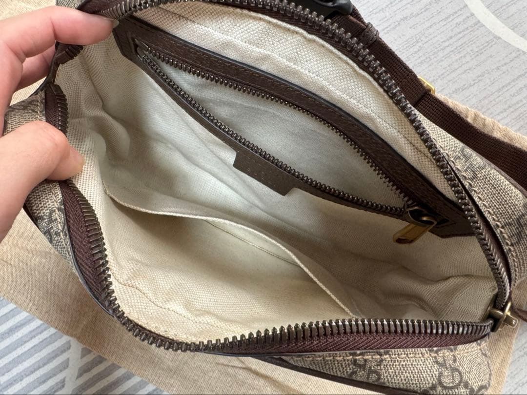 GUCCI GGベルト ボディバッグ