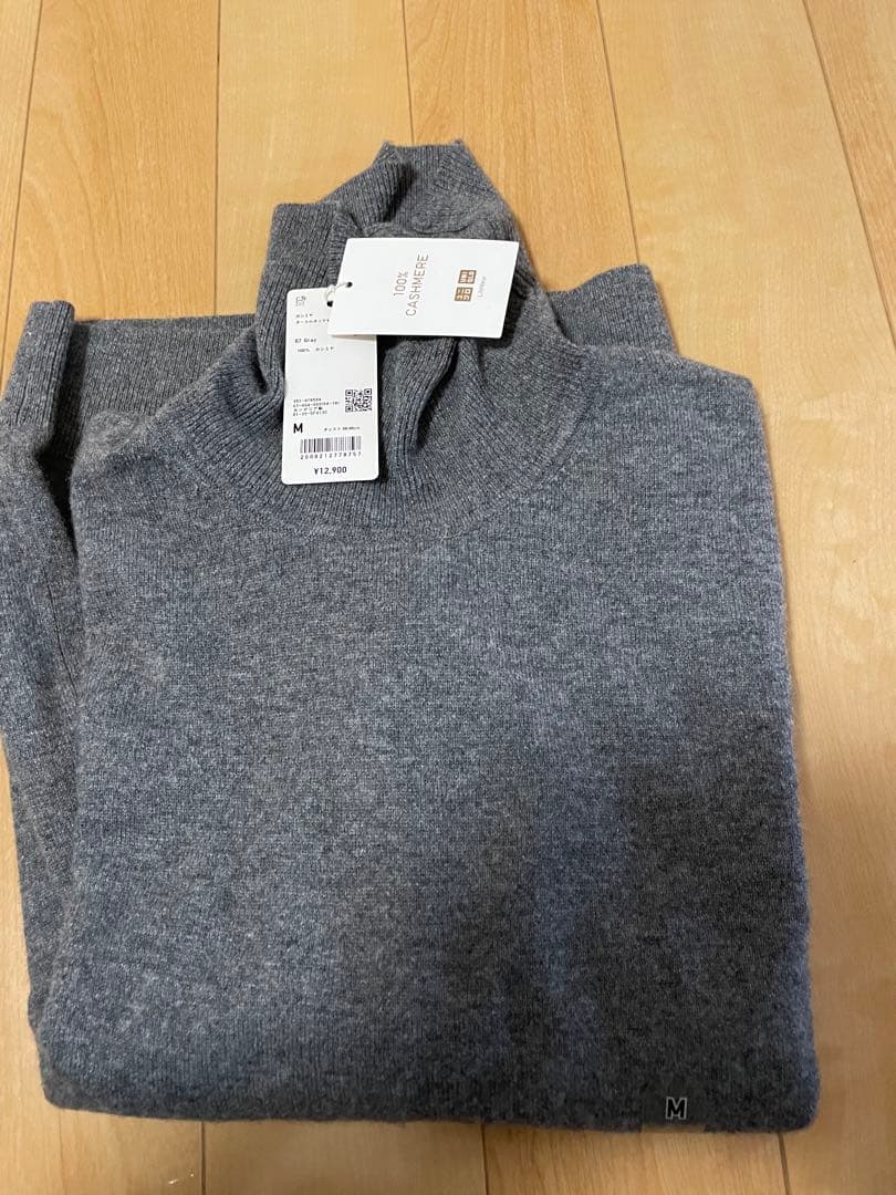 1/25まで値下　新品　UNIQLOカシミヤタートルネックセーター　グレー　M