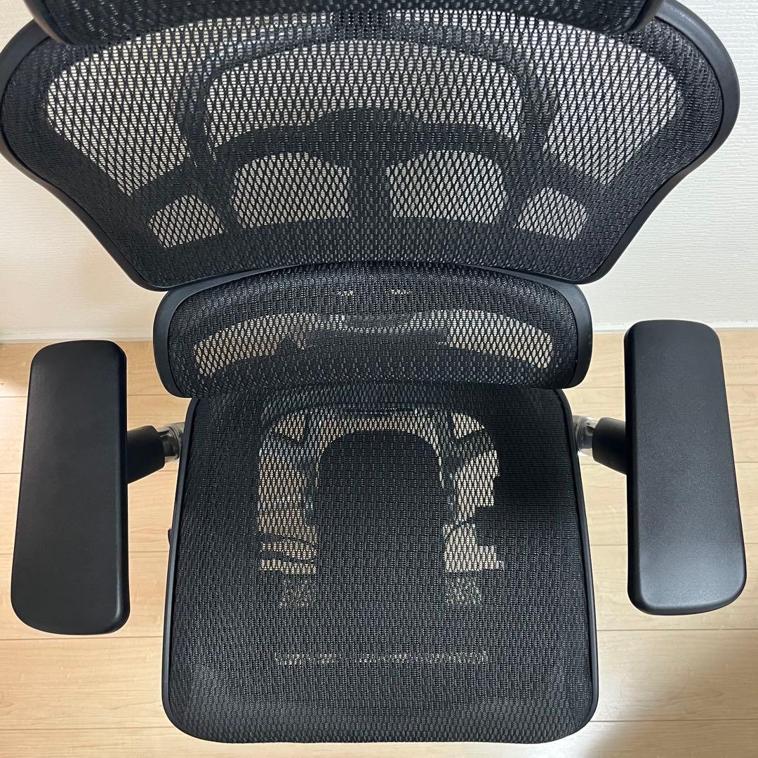 エルゴヒューマン プロ オットマン内蔵型 ヘッドレスト有り　ブラック