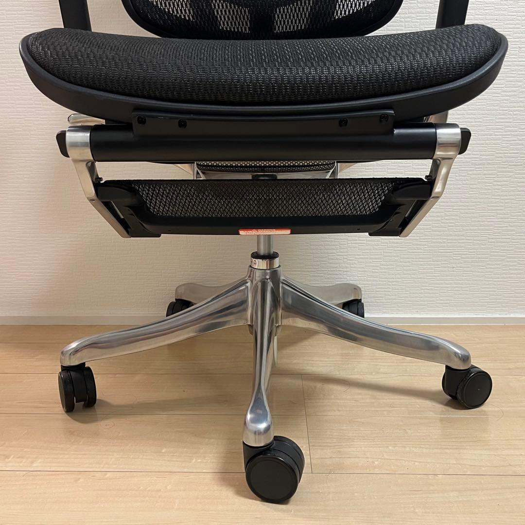 エルゴヒューマン プロ オットマン内蔵型 ヘッドレスト有り　ブラック