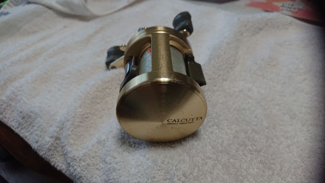 yasunakaシマノ　ベイトリール　カルカッタ400