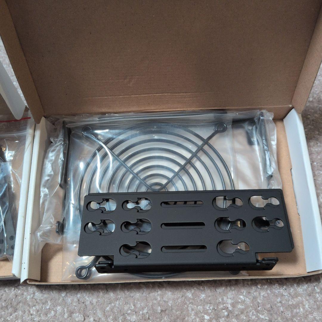 NCASE M1 Ver6.1 ミニ ITXアルミケース シルバー中古品