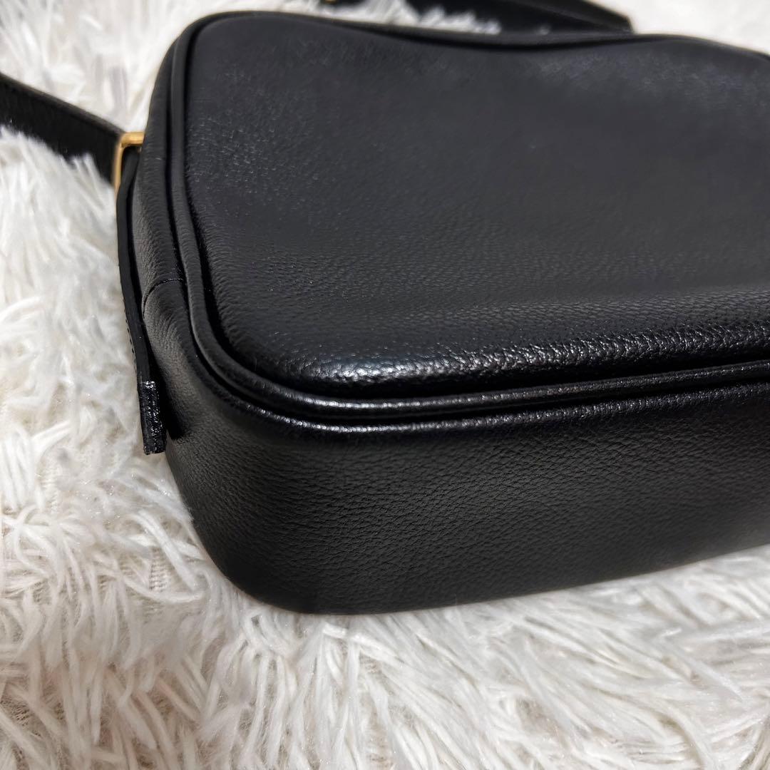 イヴ・サンローラン　YSL ショルダーバッグ　三角ロゴ　クロスボディ　レザー