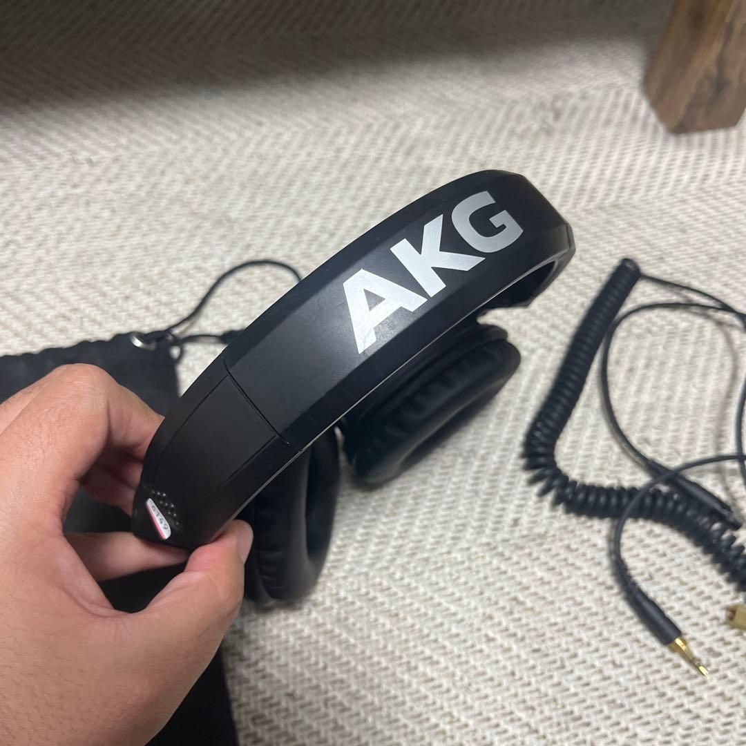 AKG K181 DJ UE BASS BOOST ヘッドホン 収納袋付き