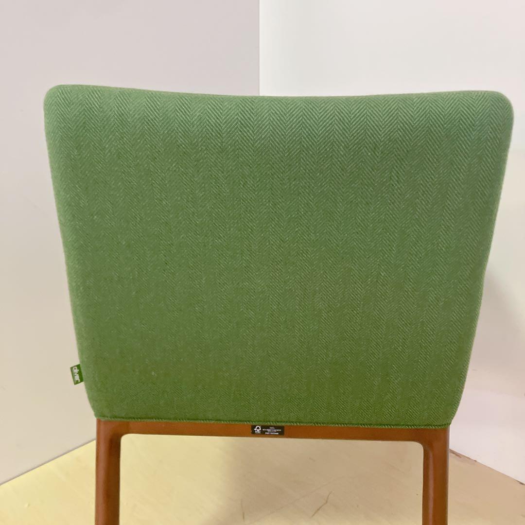 Oliver オリバー　肘掛けつき　ダイニングチェア　　　カラーグリーン　椅子