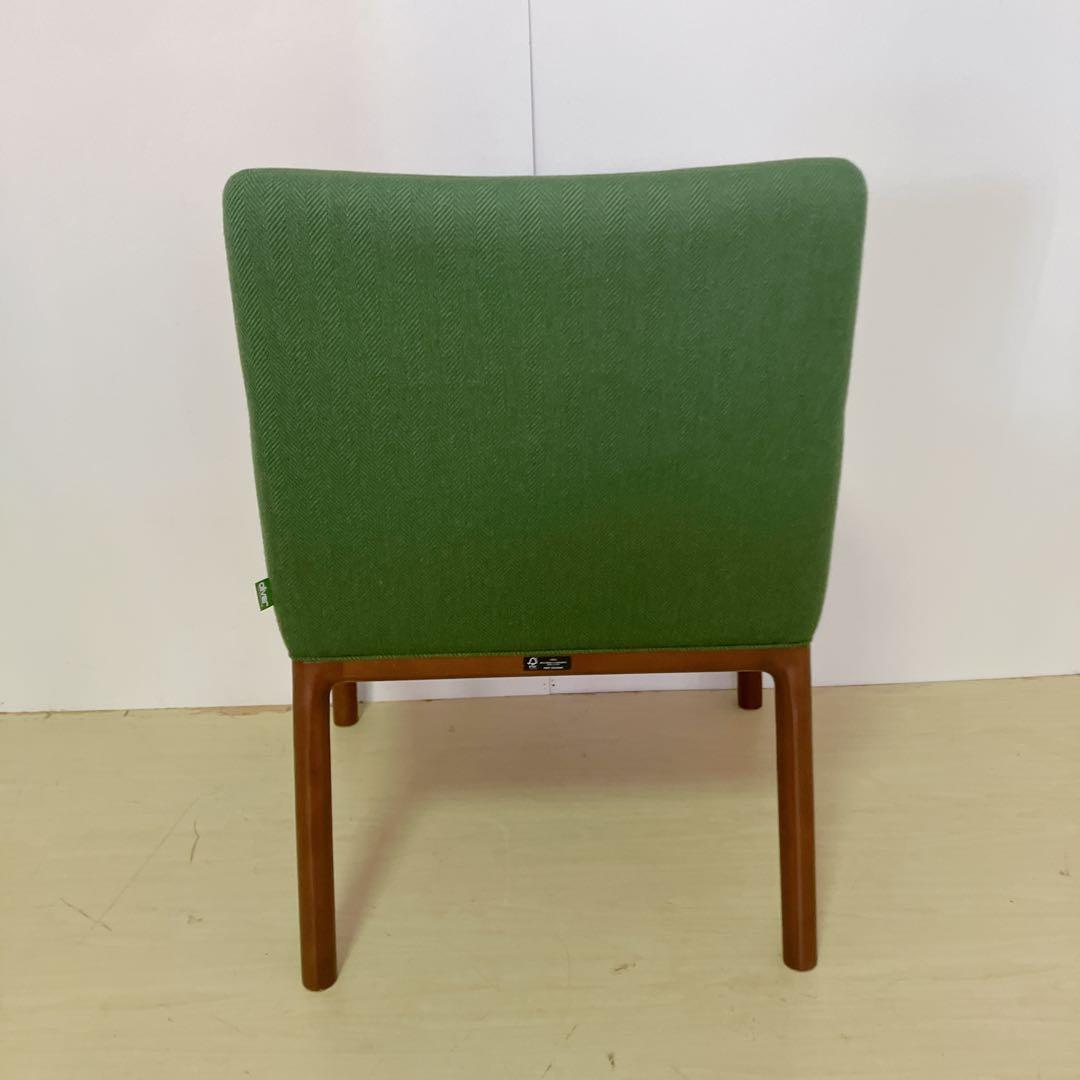 Oliver オリバー　肘掛けつき　ダイニングチェア　　　カラーグリーン　椅子