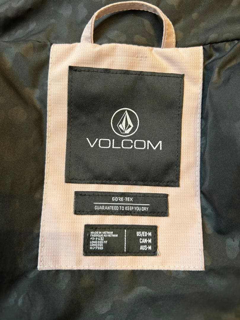 薄いピンク スノーボードジャケット