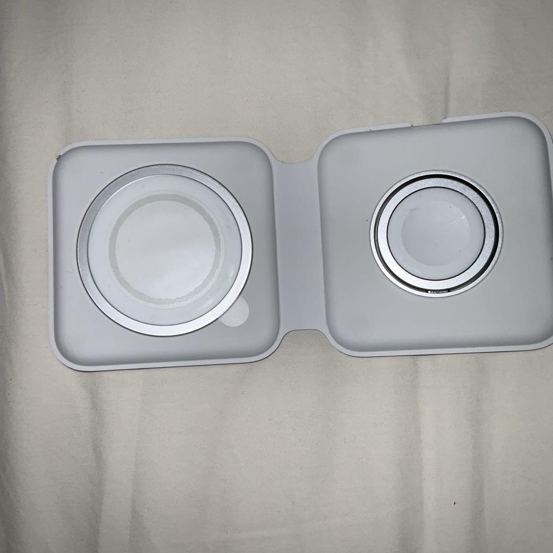 MagSafeデュアル充電パッド　アップルウォッチ充電器