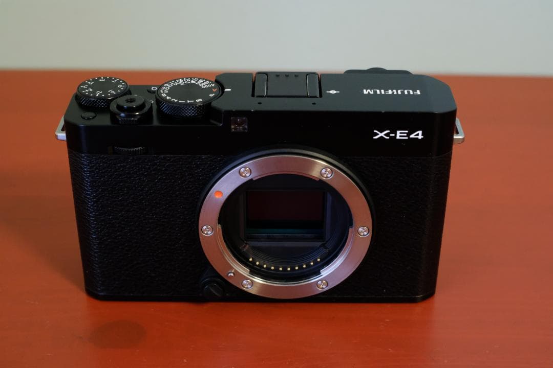 【美品】Fujifilm X-E4 ミラーレス一眼 本体+純正オプション多数