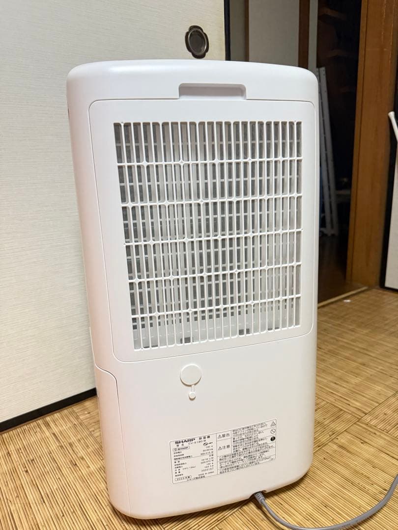 2023年製 SHARP衣類乾燥・除湿機（ホワイト）CV-S180