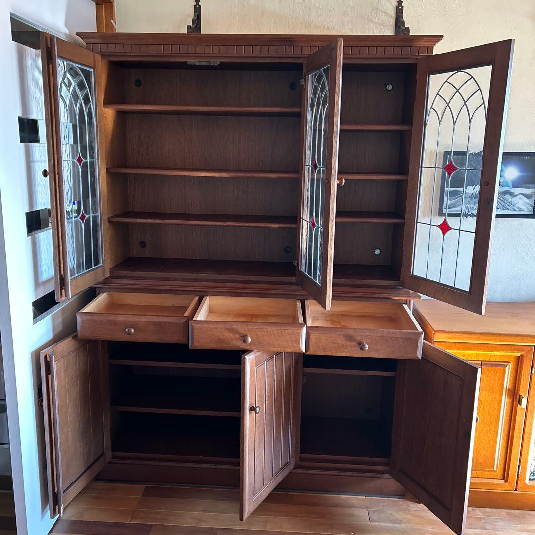 送料込　IDC大塚家具 起立木工社製 3面ステンドグラス オーク材 食器棚