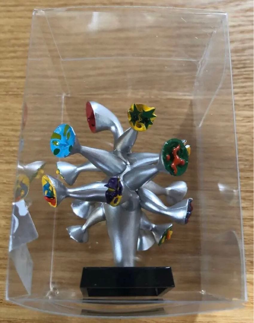 新品未開封 岡本太郎 ミニフィギュア 計3点 (太陽の塔/赤い手/こどもの樹)