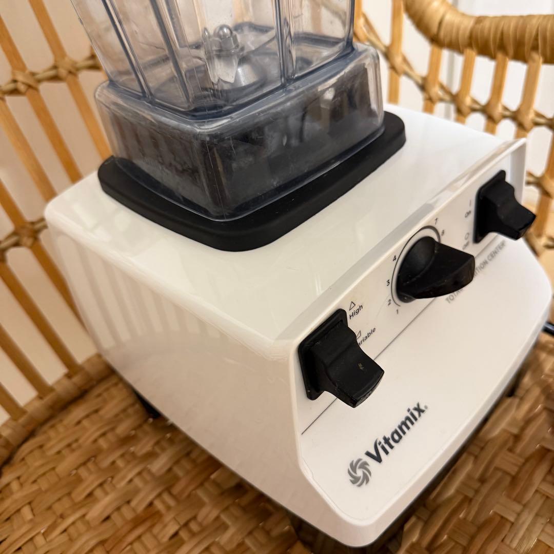 Vitamix バイタミックスブレンダーVM0111（TNC5200）