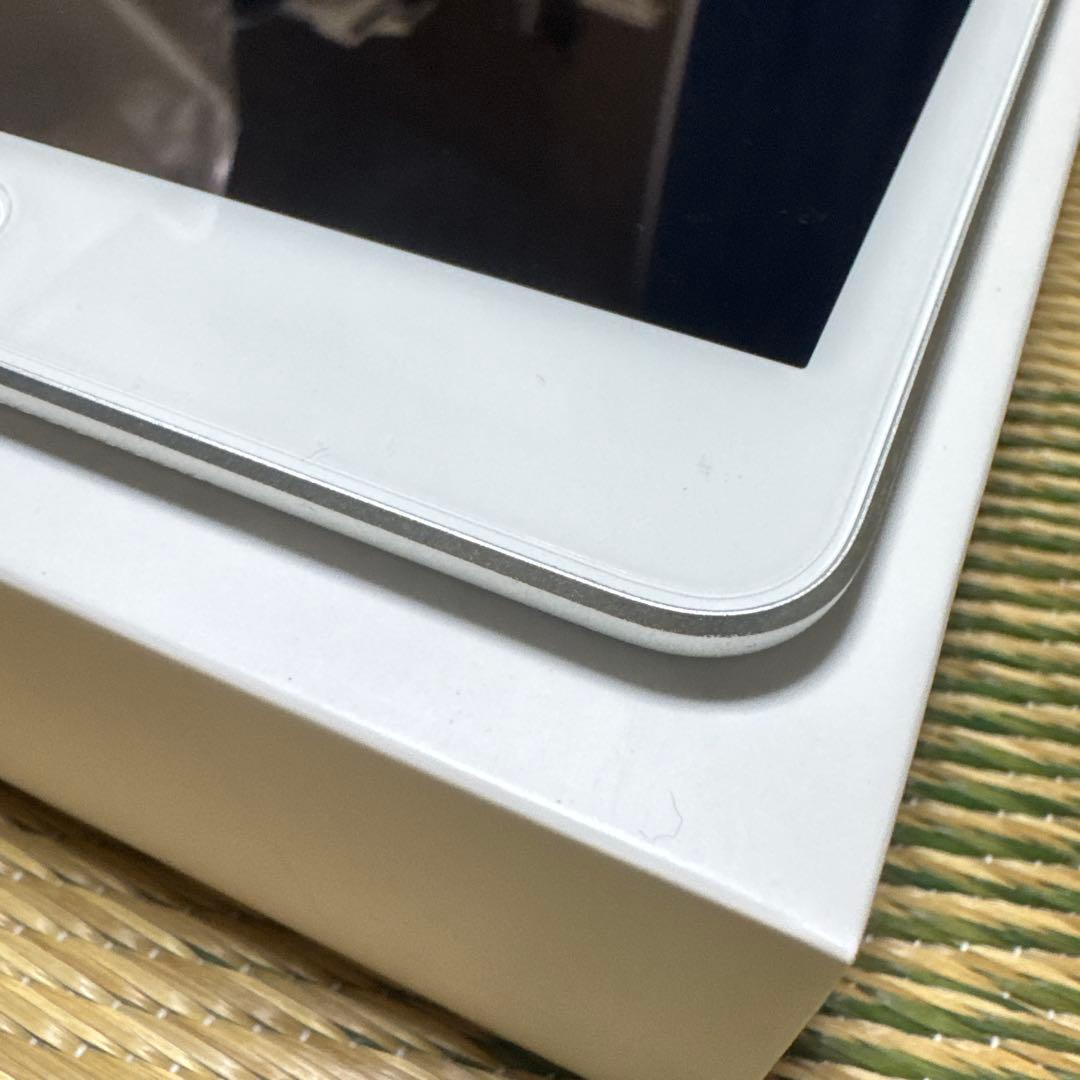 ほぼ未使用Apple iPad mini 64GB シルバー 第5世代