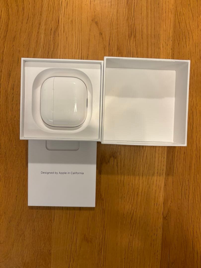 AirPods4本体 ホワイト 充電ケース付き