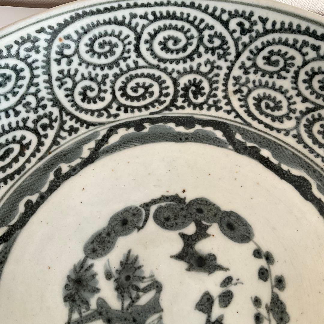 古伊万里染付草花文蛸唐草文大皿　江戸時代中期頃(文化十二年の箱入)