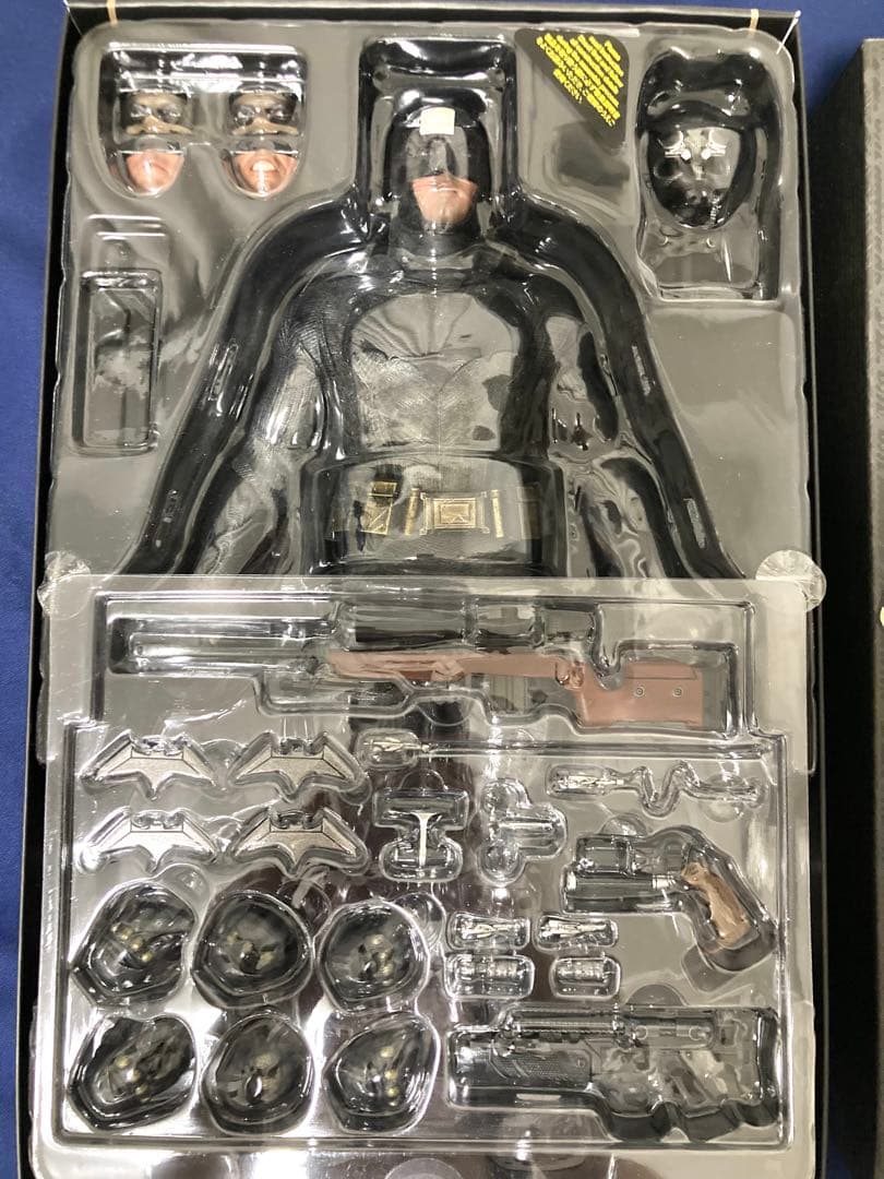 ホットトイズ　バットマン　テックカウル・ライフル付き　バットマンvsスーパーマン