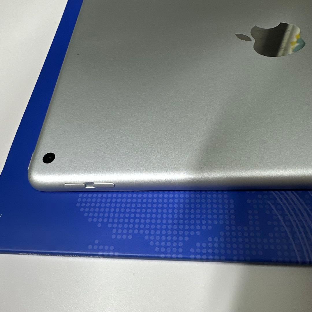 Apple iPad 第7世代 10.2インチ シルバー 本体