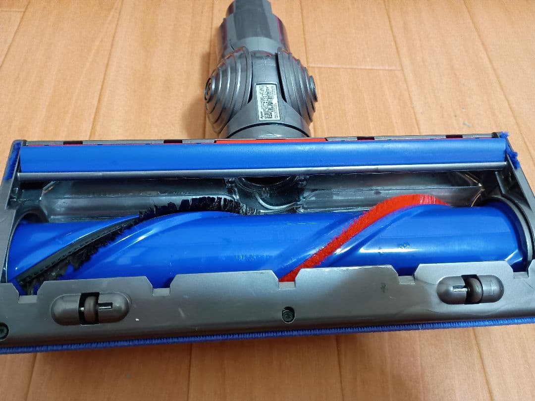 Dyson V11 Fluffy SV14　ダイソン　コードレス掃除機